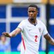 Arsenal ne lâche pas Ezri Konsa