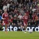 Ligue des Champions : Liverpool renverse l’Atlético mais perd Barcola, Arsenal dompte Liverpool